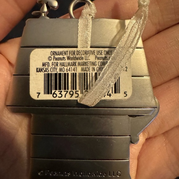 Peanuts for Hallmark Alexis name ornament - Picture 5 of 6